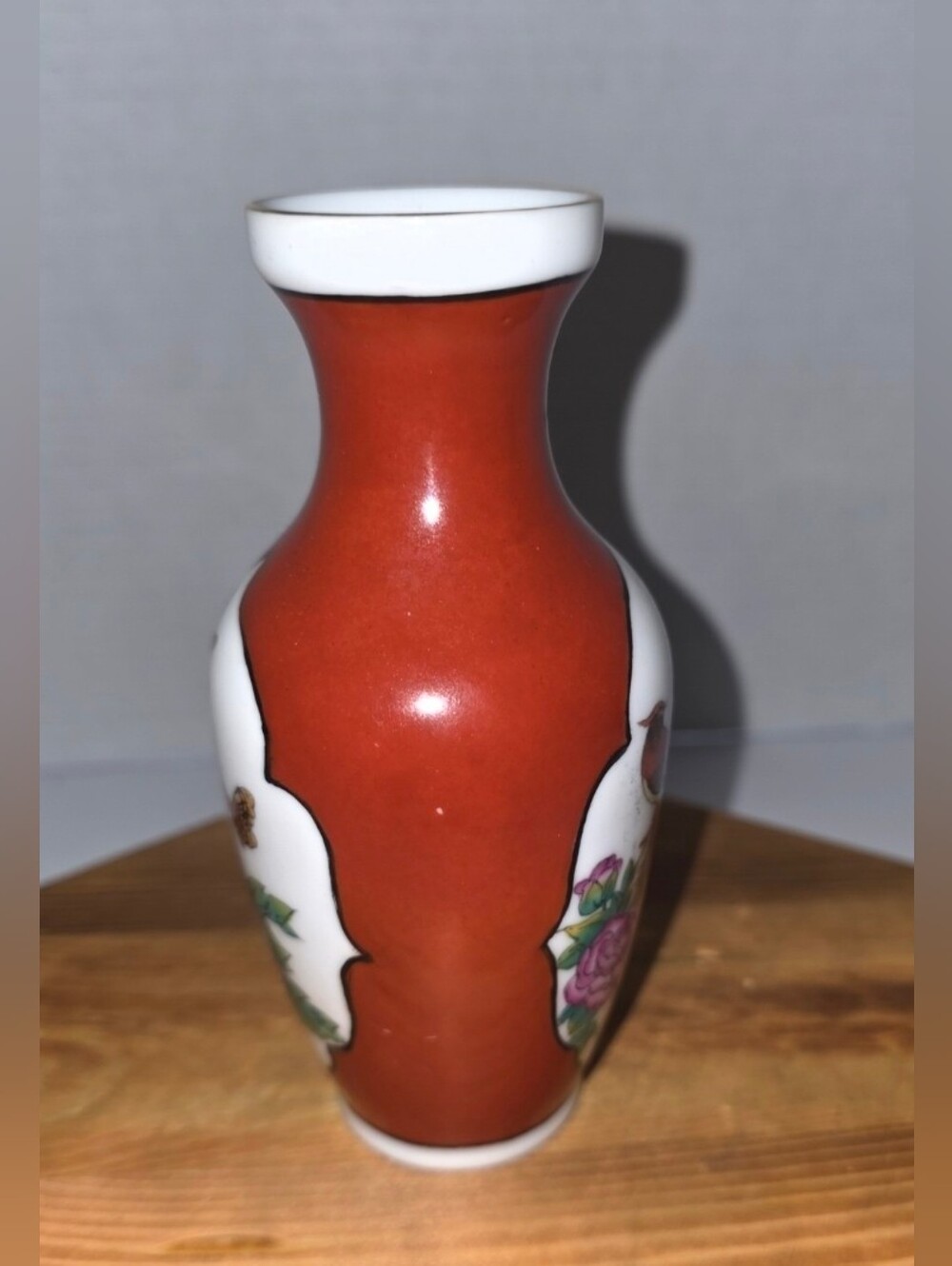 Vintage Rare Chinese Porcelain Hand Painted Bud Vase Butterfly & Pheasants. - Picture 5 of 8